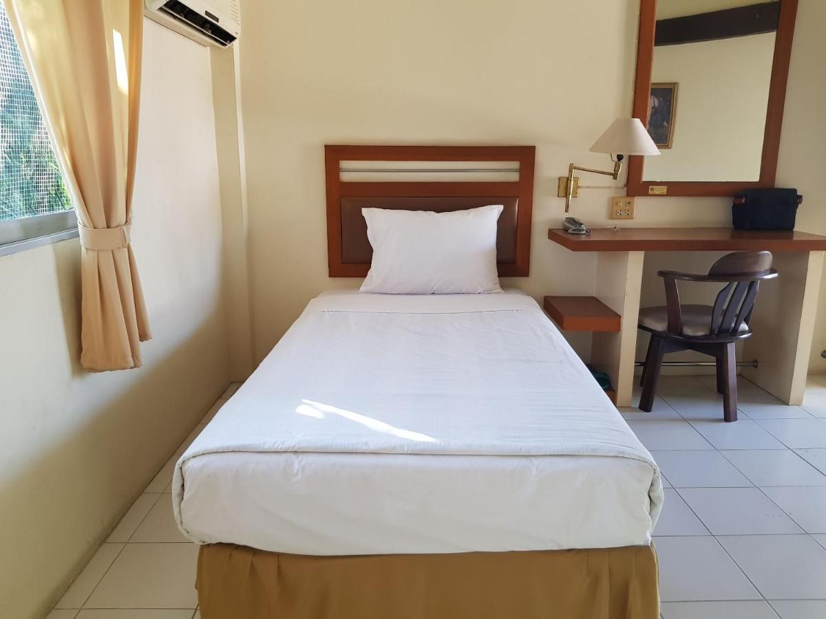 Casa Holiday Hotel Sha Phitsanulok Exteriör bild