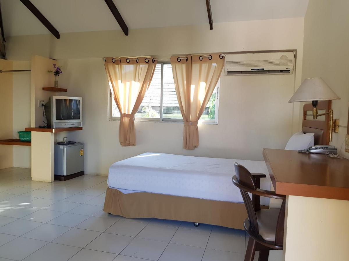 Casa Holiday Hotel Sha Phitsanulok Exteriör bild